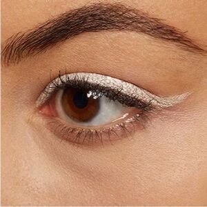 Urban Decay YEYO metallic, white shimmer pencil eyeliner